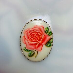 Brooch PORCELAIN Rose HandPainted Pin Gold Tone Put On Bag Curtain Lamp VTG